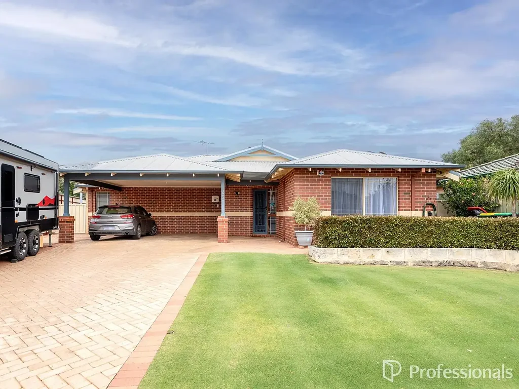 Forrestfield 4બેડરૂમ Your Next Chapter Starts Here - Living on Calcite