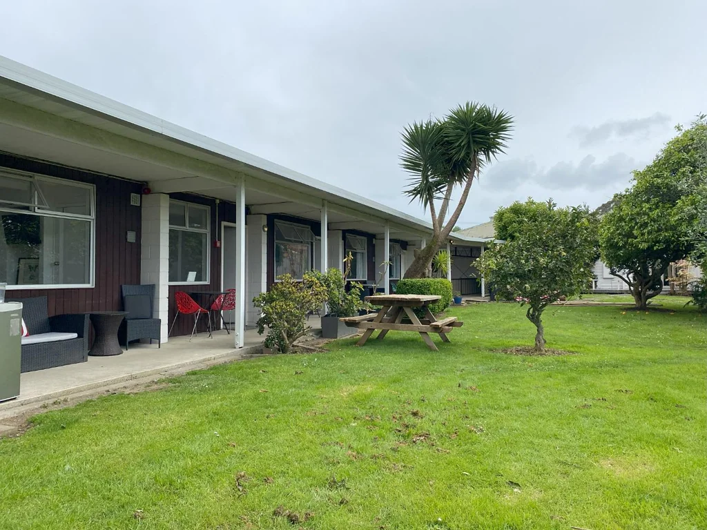 Furnished or unfurnished studio in Kaukapakapa