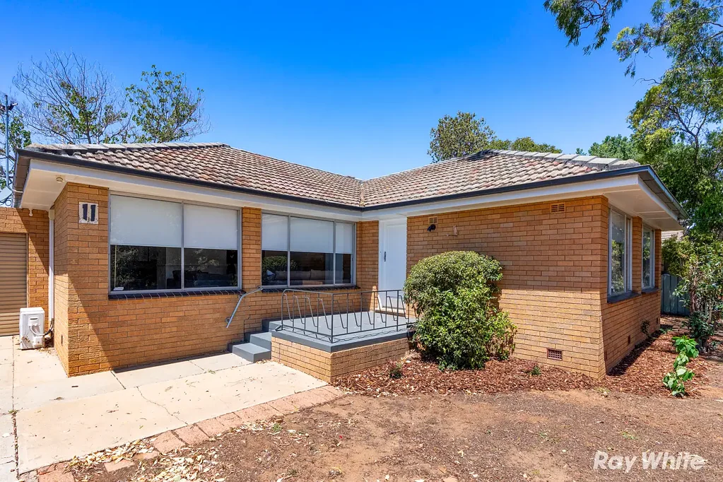 11 Holloway Street, Tolland, NSW 2650