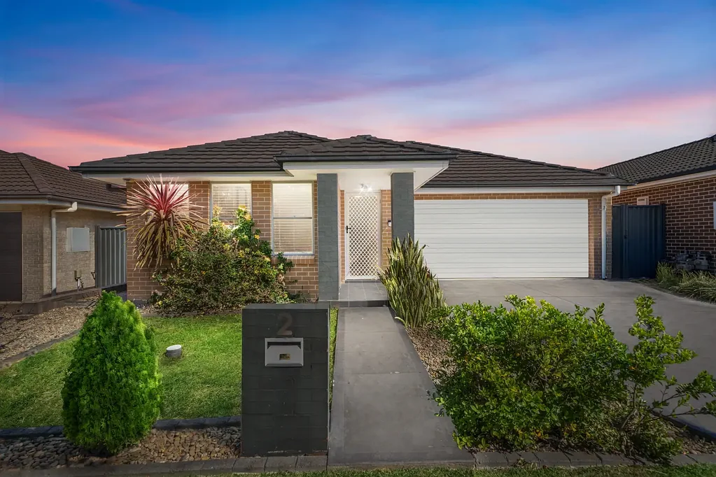 2 Sandstock Crescent, Jordan Springs, NSW 2747