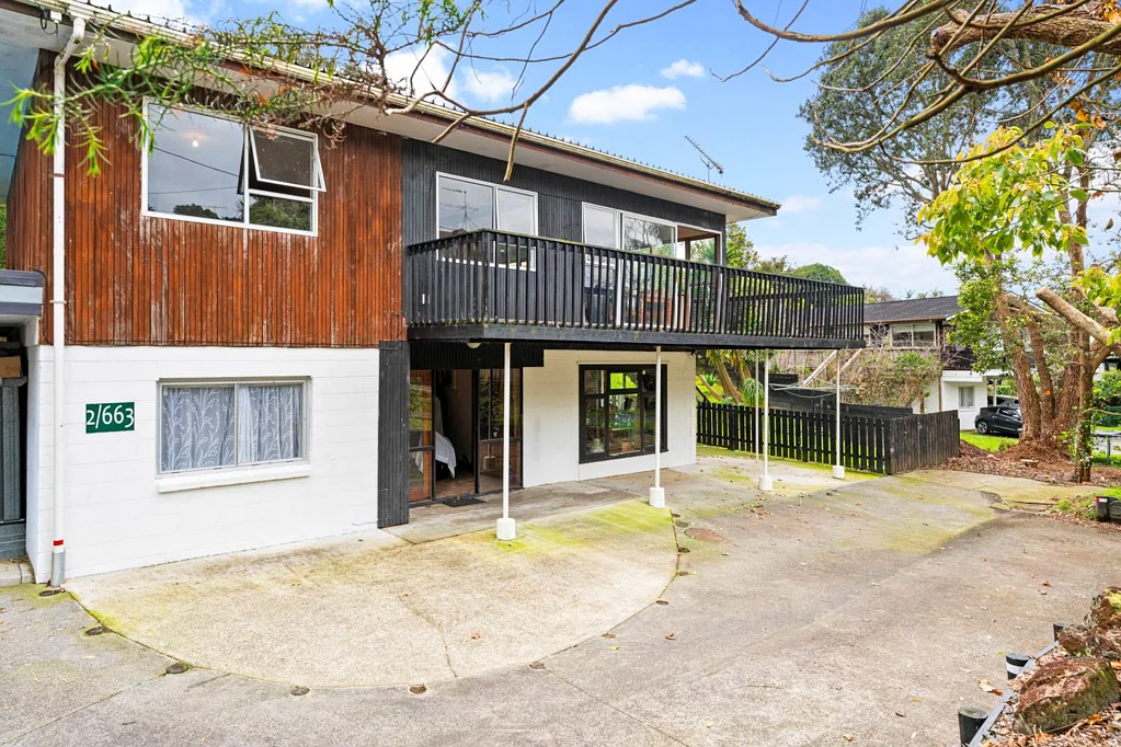 Rothesay Bay 4房  Must Sell! A Renovator's Dream in Prime Rangi Zone