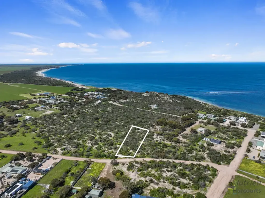 Port Moorowie Oversized Block by the Beach