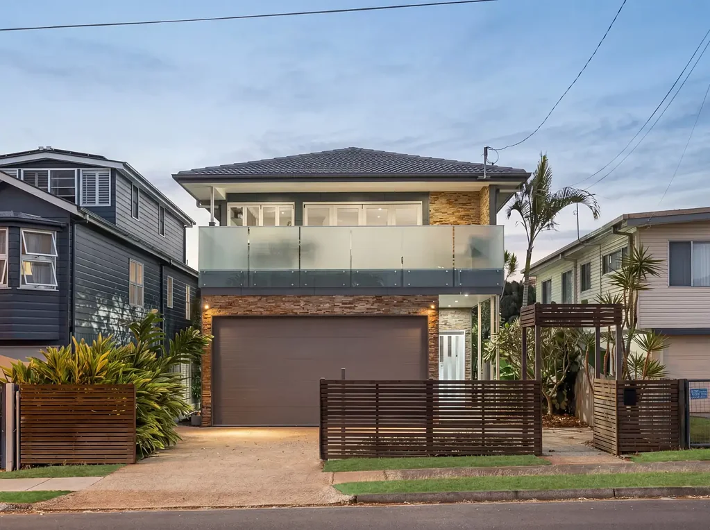 Brighton 4침실 Contemporary Family Living with Poolside Entertaining!