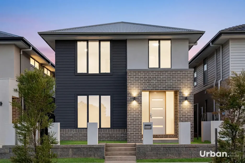 Marsden Park 4 Slaapkamer Park front living in the heart of Elara