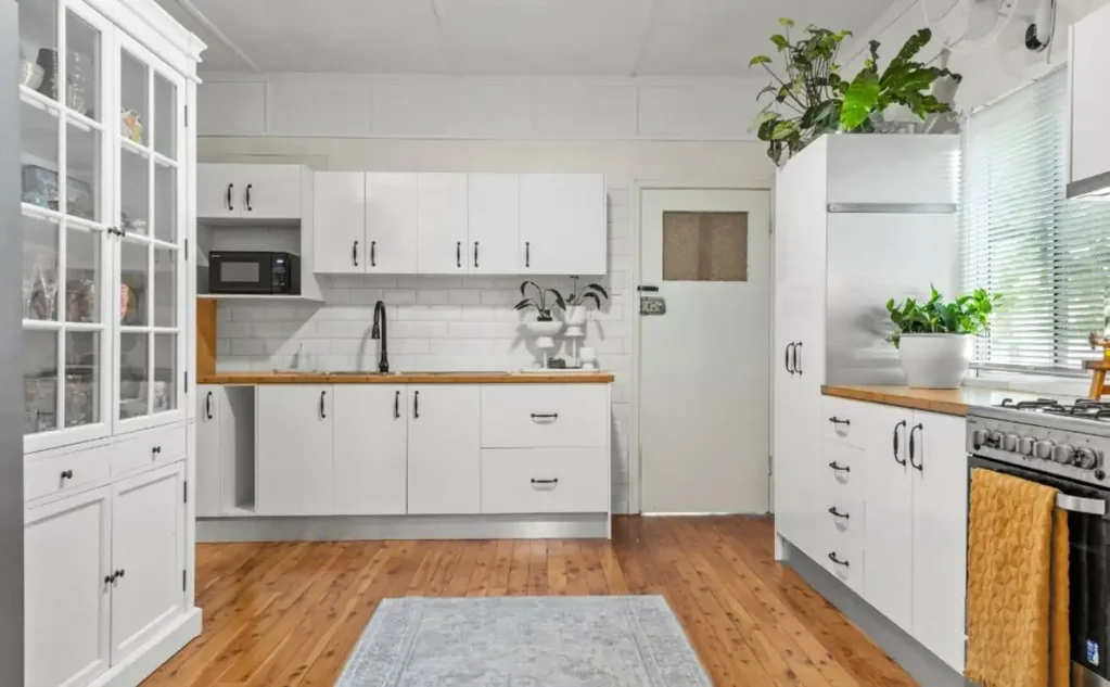 Brighton 3ਬੈੱਡਰੂਮ Charming Renovated 1955 Home – Owners Have Bought Elsewhere & Require Urgent Sale!