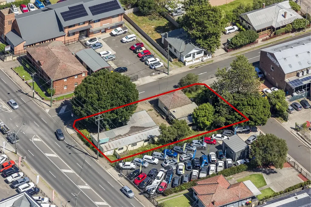 Windsor LAND SIZE OF 1,138M2 IN ZONE E2 (COMMERCIAL CENTRE AND 3 STREET FRONTAGES