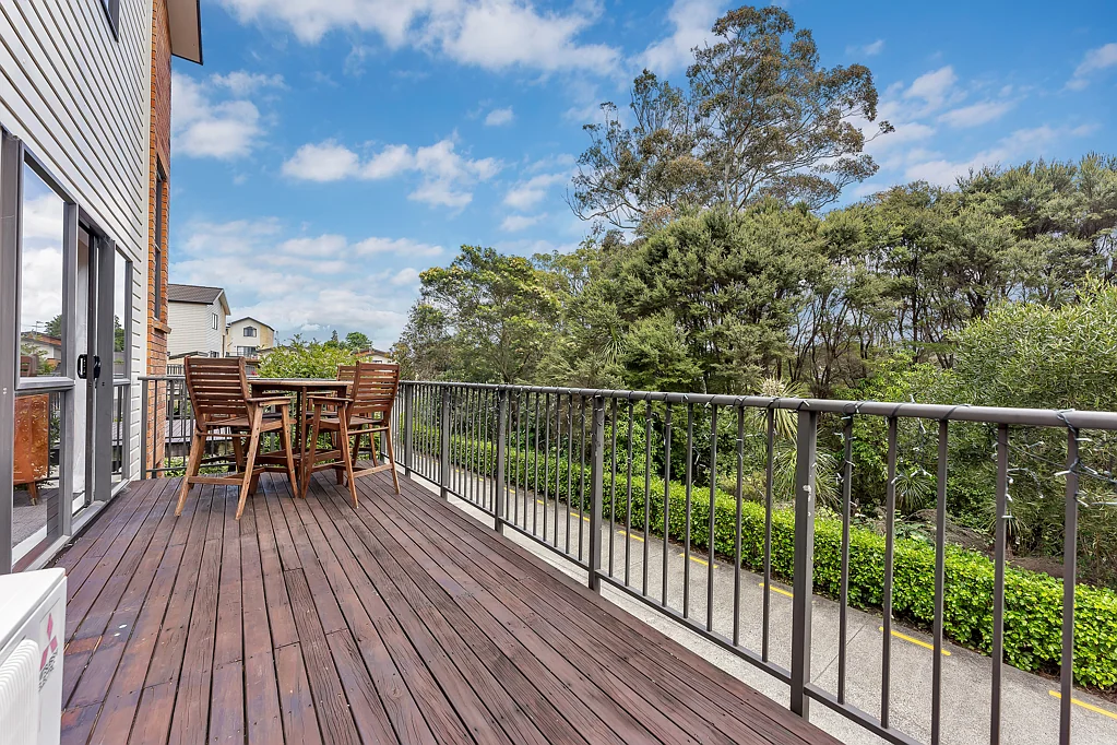 Te Atatu South 3 Bedroom Recently renovated - Best position in the complex