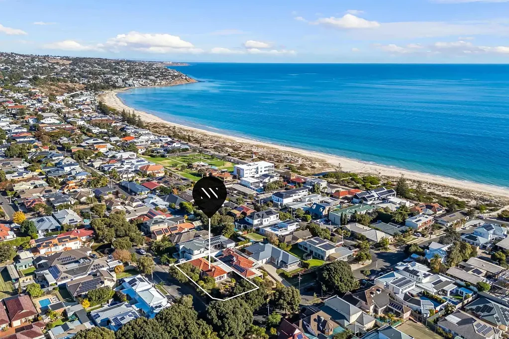 South Brighton 3कमरा 830sqm of Unlimited Corner Potential on Prized Shoreham.
