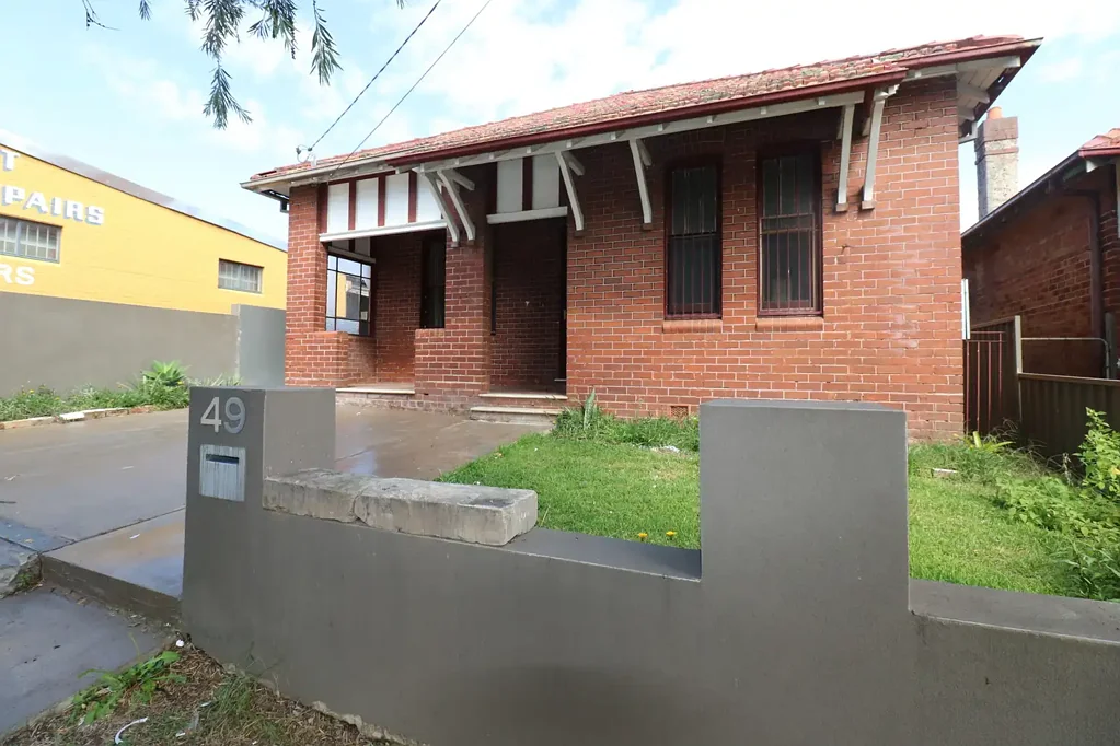 3 bedroom home close to shops, schools and public transport