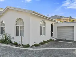 UNIT 4 154 BAY RD, Toowoon Bay