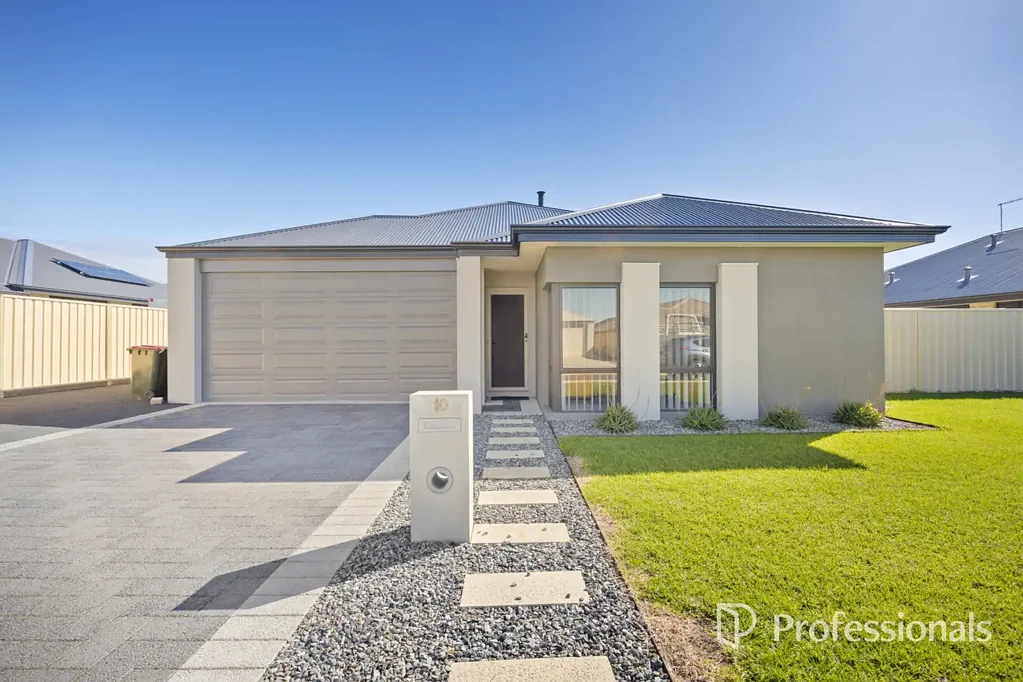 Australind 4 Bedroom Modern Family Living with Room to Move - Huge Workshop & High-End Finishes!