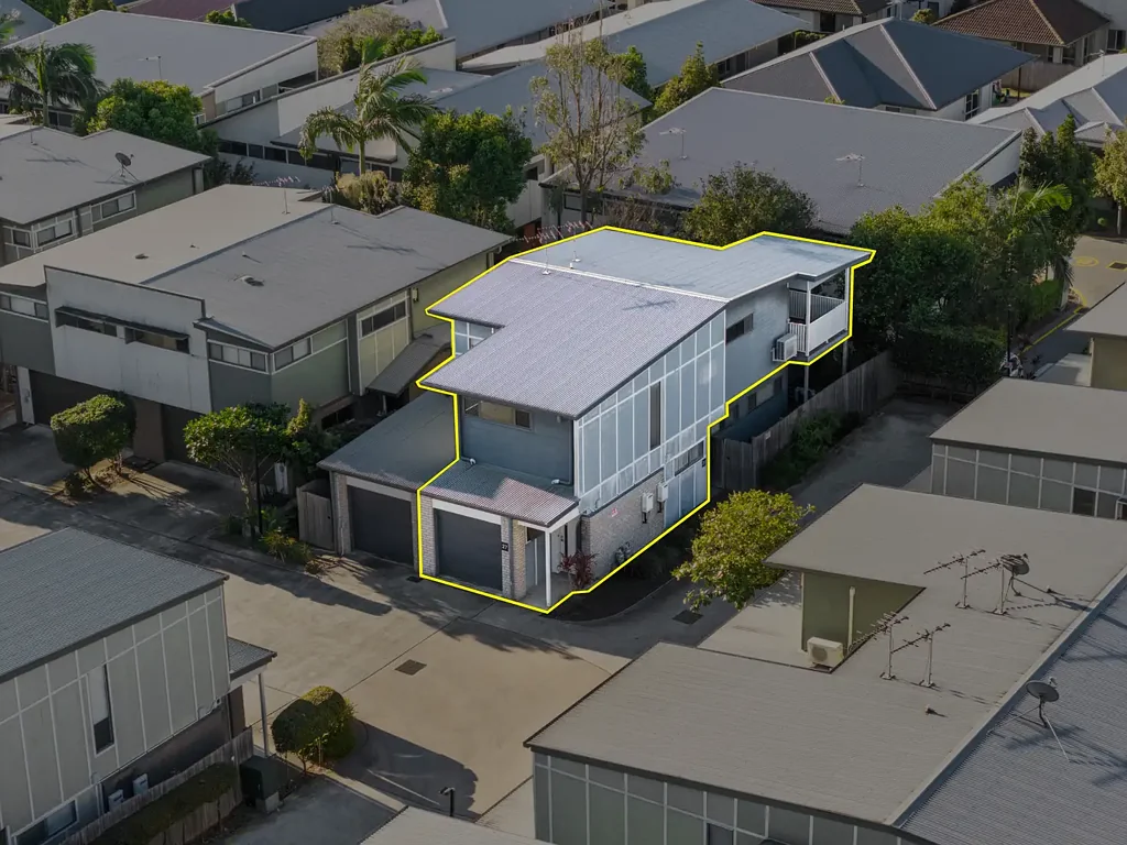 Carseldine 3 Bedroom Stylish 3-Bedroom Townhouse Offering Space and Lifestyle