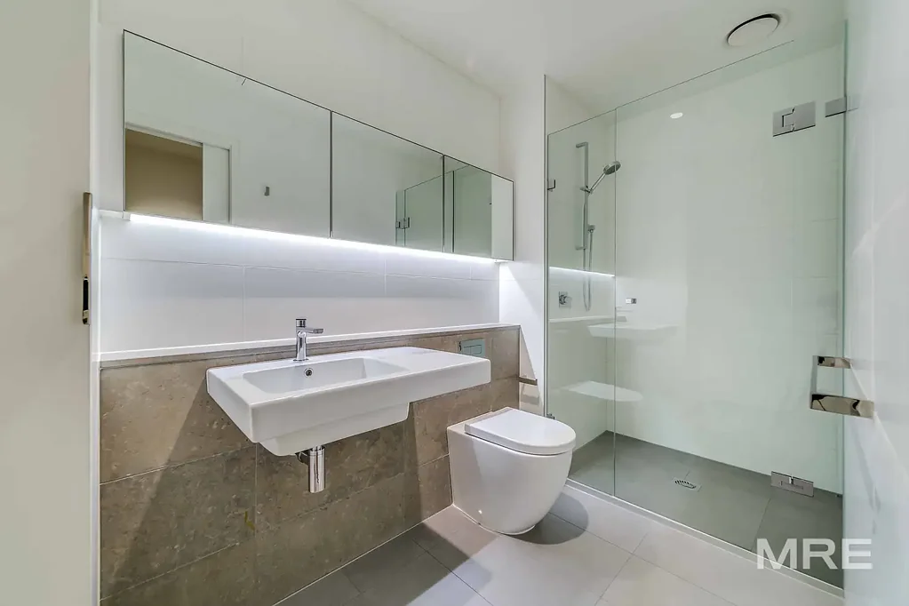 Light and bright apartment living in the heart of the CBD