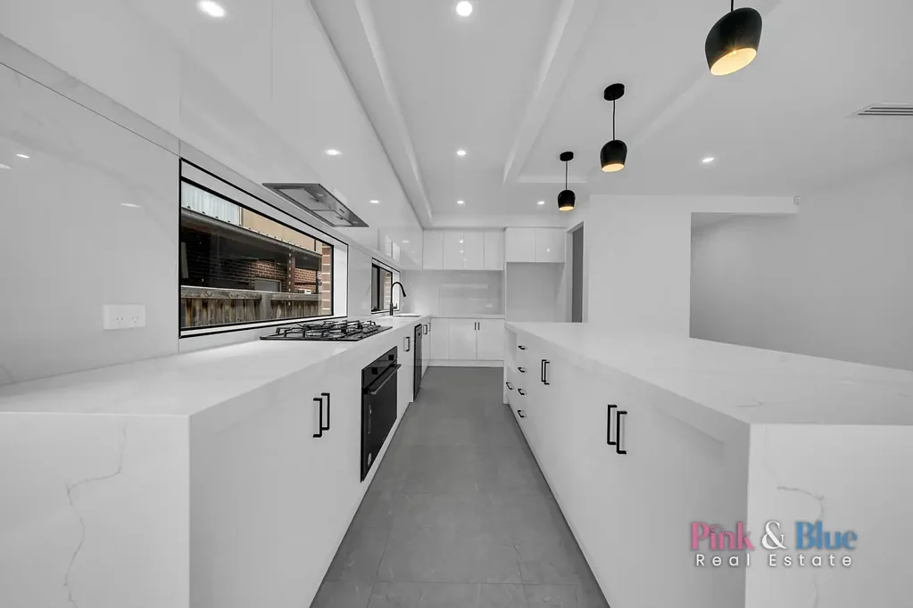 Rockbank 4房 全新4卧室住宅，带4套独立卫浴 Brand New 4-Bedroom Home with 4 Ensuites