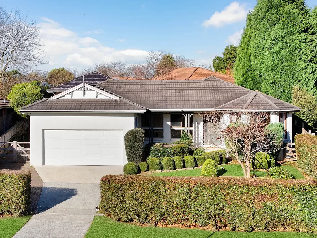 Bowral 6Kwarto From Morning Coffee to Sunset Wine - This Home with Studio Retreat Has It All!