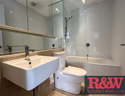 303/1 Brodie Spark Drive, Wolli Creek, South Western Suburbs, 2 ਕਮਰੇ, 1 ਬਾਥਰੂਮ, Apartment