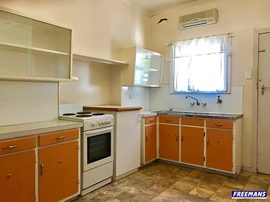 16 Knight Street, Kingaroy, QLD 4610, 3 slaapkamers, 1 badkamers, House