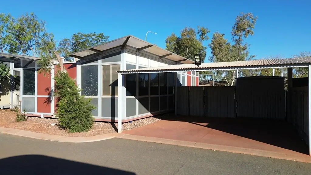 Low-Maintenance Modern Living – Walk to Town!