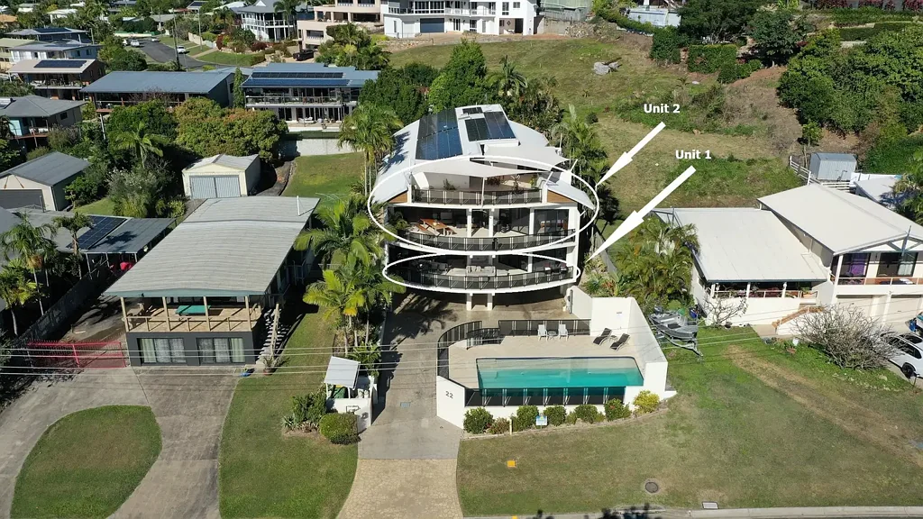 Cannonvale 12房  Prestigious Waterfront Duplex – Holiday Let Approved – Whole Or Individual Sale