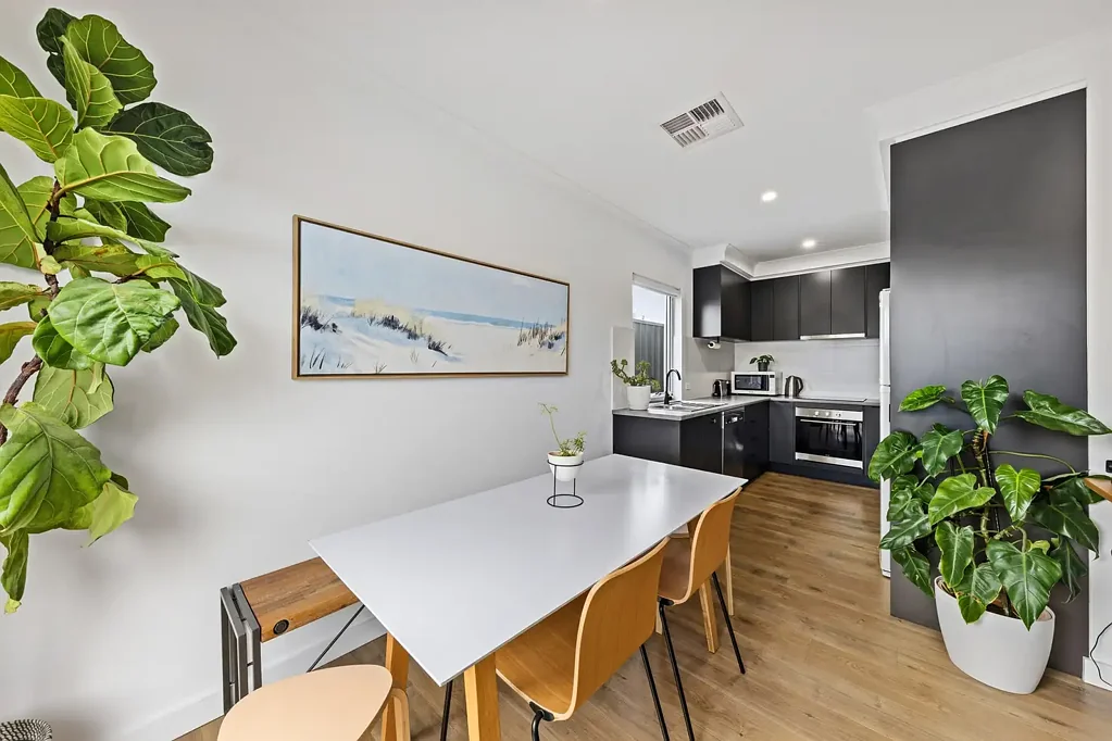 Dover Gardens 3Moenga Modern Comfort in a Connected Dover Gardens Setting.