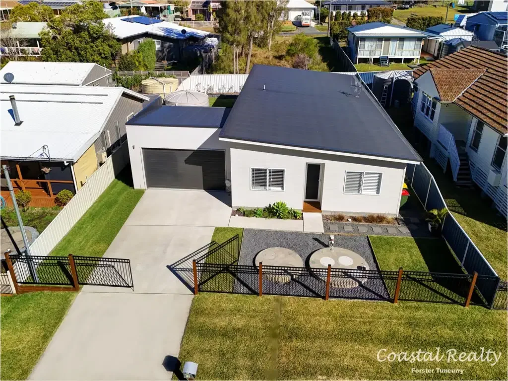 Coomba Park 3ਬੈੱਡਰੂਮ Near-New Quality Home - Quiet Location