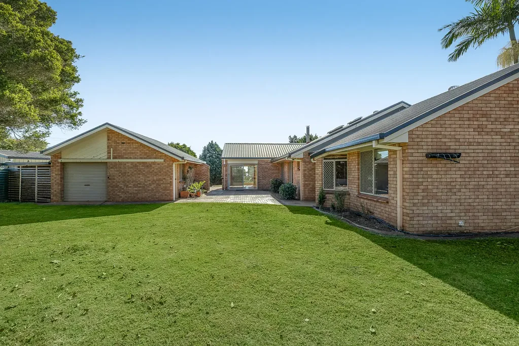 Modern Family Home in Sought After Middle Ridge