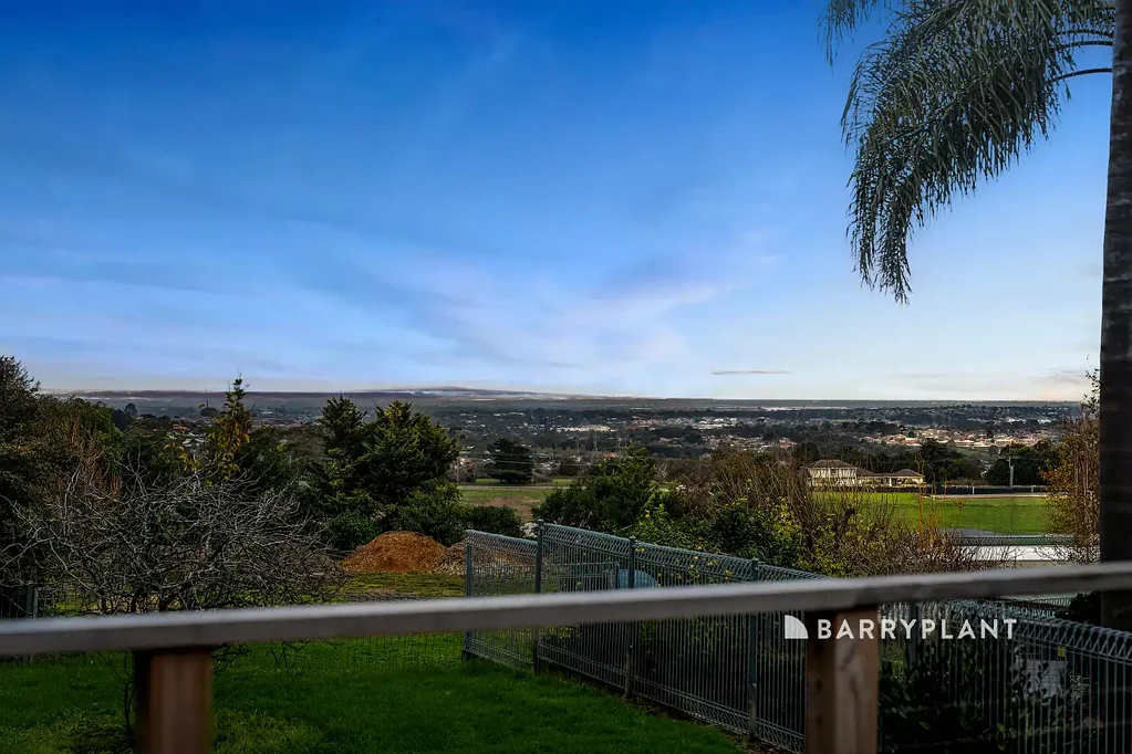 Narre Warren North 5chambre Lifestyle, Space & Panoramic Arthur's Seat Views on One Acre