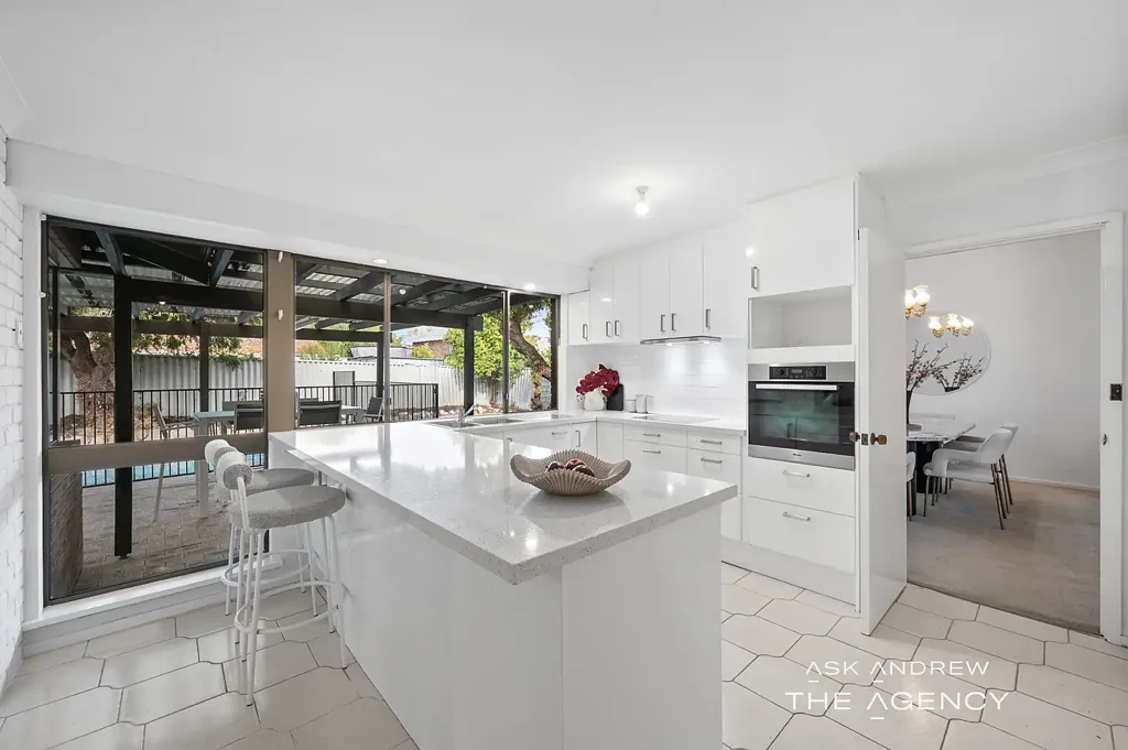 Booragoon 4Zimmer FANTASTIC LOCATION AND FUTURE DEVELOPMENT