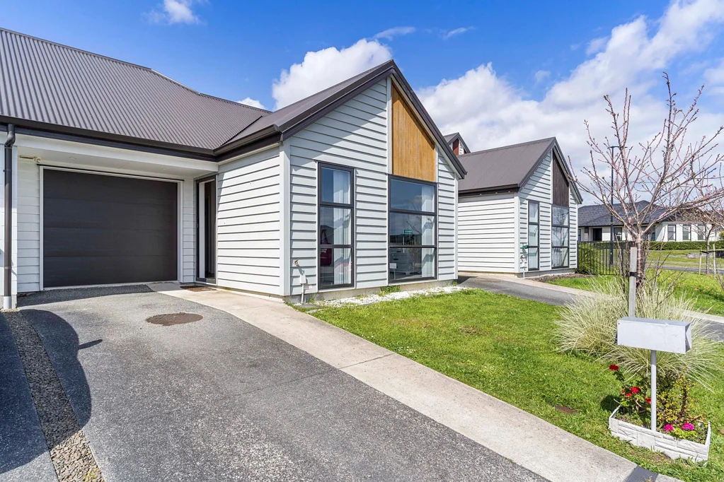 Papakura 3ਬੈੱਡਰੂਮ Easy-Care Living in a Convenient Location-Freehold