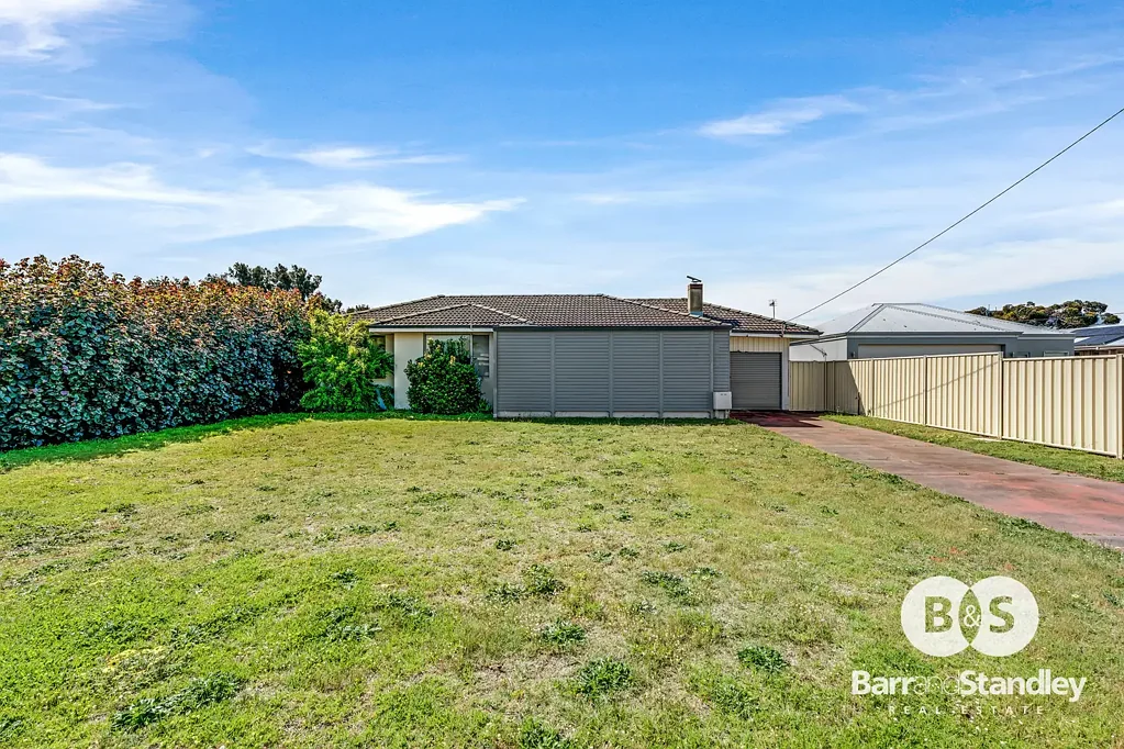 South Bunbury 3બેડરૂમ Charming Home with Big Block Appeal in Central Location!