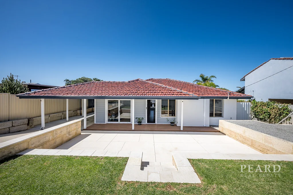 18 Whitfield Drive, Two Rocks, WA 6037