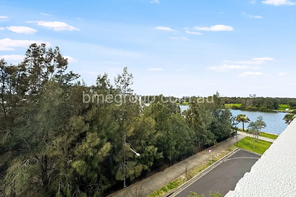 Ermington 2ਬੈੱਡਰੂਮ Water View & Leafy View | Corner Position | Airy Kitchen | Timber Tiles | Total Size: 108 SQM
