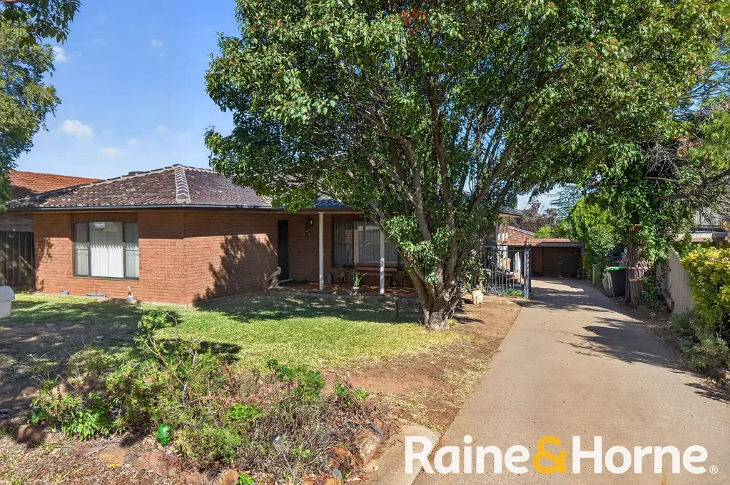 Dubbo 3房  Spacious Family Home in a Sought-After Location