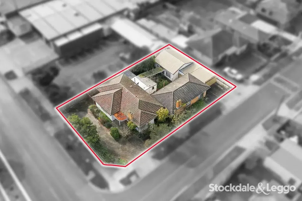 Morwell 5 Bedroom Plenty of Potential on Corner Block!