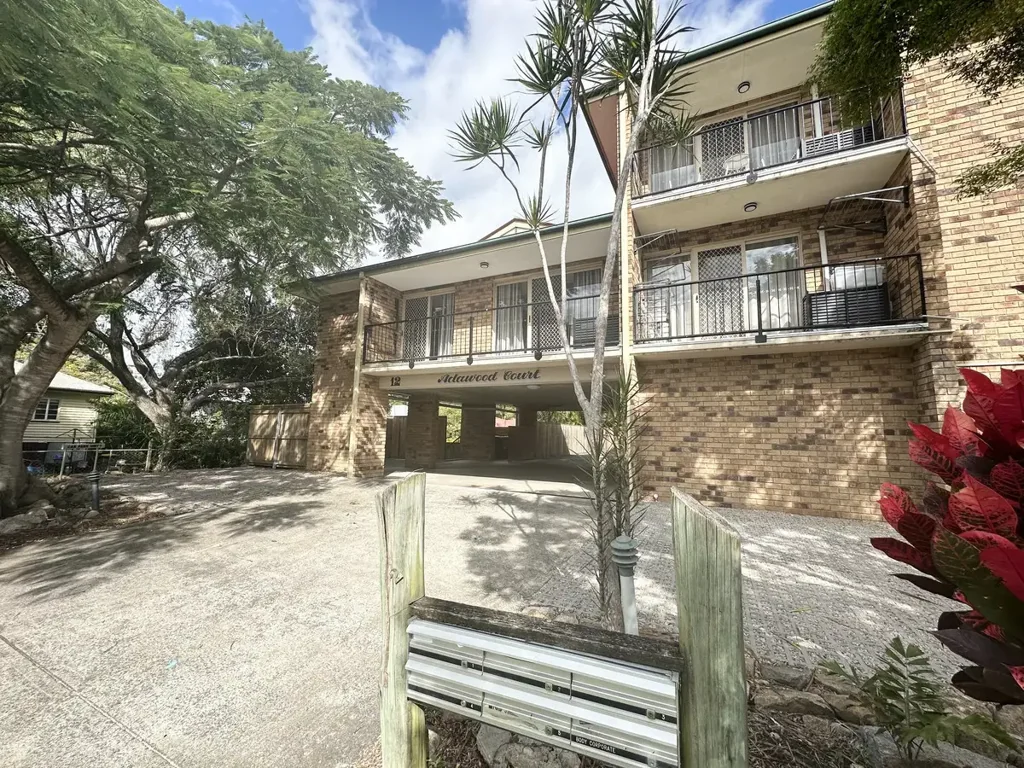 LARGE RENOVATED TWO BEDROOM UNIT