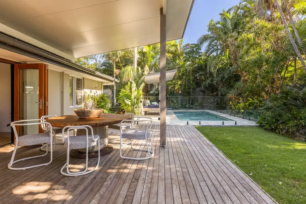 Suffolk Park 4ห้องนอน 200 Metres to Tallow Beach, Beachside Living at its Best