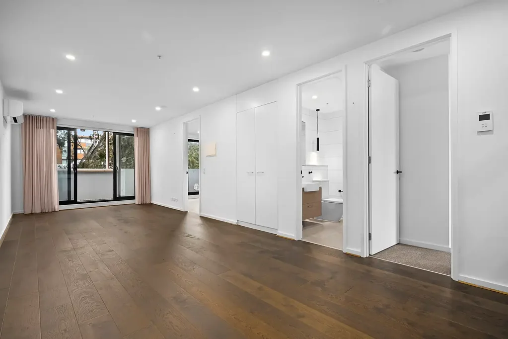 Brunswick 2 Bedroom Modern Style in the Heart of Brunswick