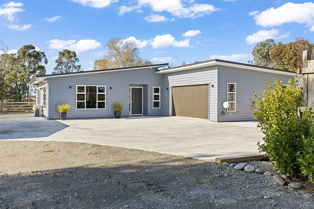 Marton 3Zimmer Vendor invites offers over $739,000