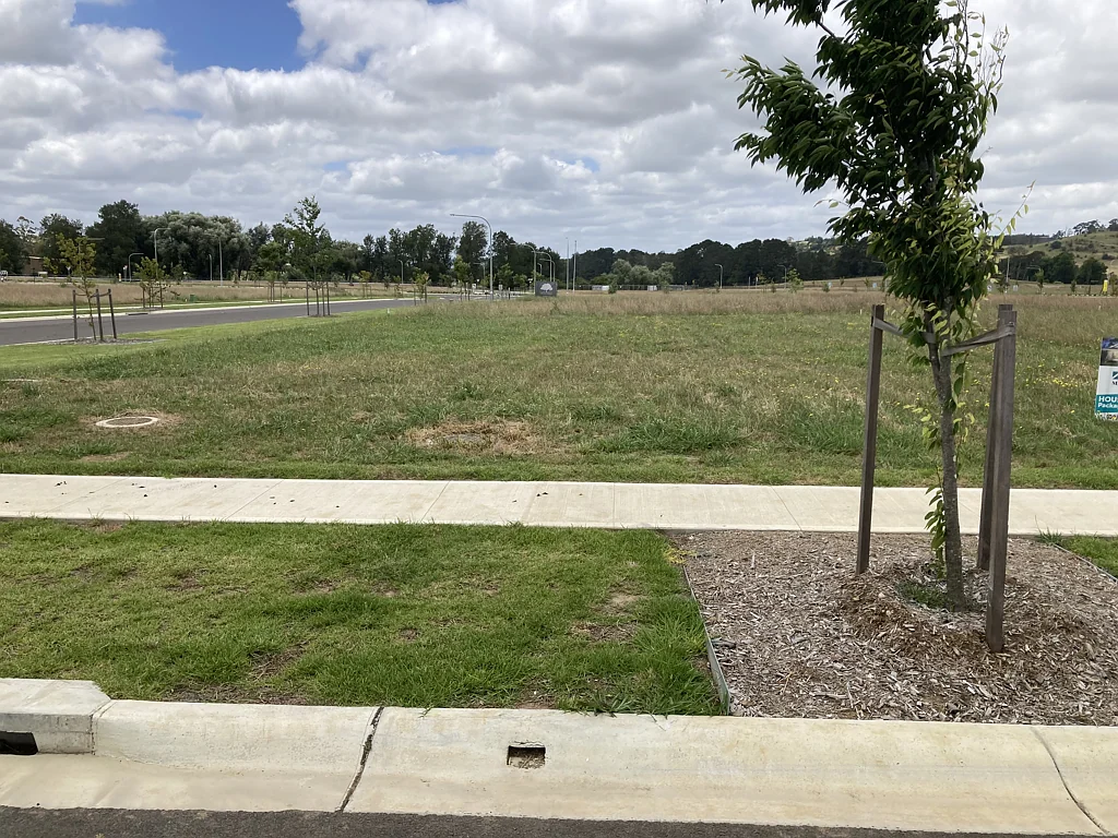 12 Bower Street, Moss Vale, NSW 2577