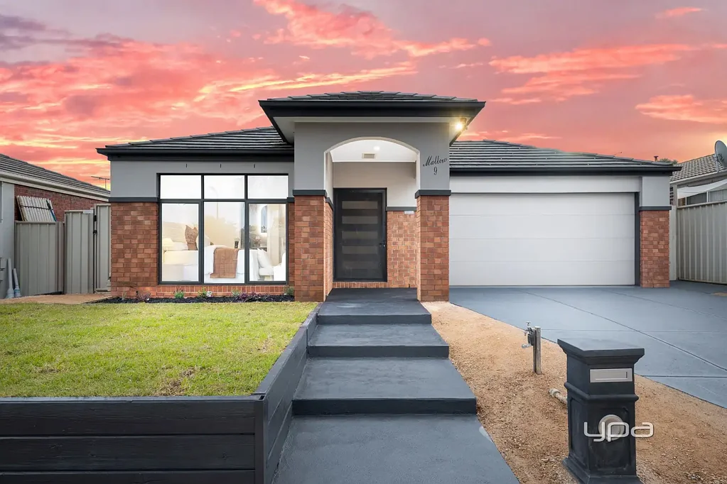 Brookfield 4房 直接入住 – 时尚翻新，卓越户外生活空间 Move Straight In – Stylishly Renovated with Exceptional Outdoor Living