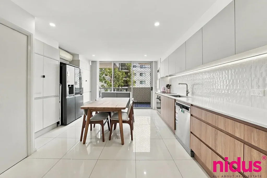 Blacktown 2Phòng ngủ Renovated Split-Level Apartment with  2 Bedrooms, 2.5 Bathrooms, Two Balconies & Secure Parking