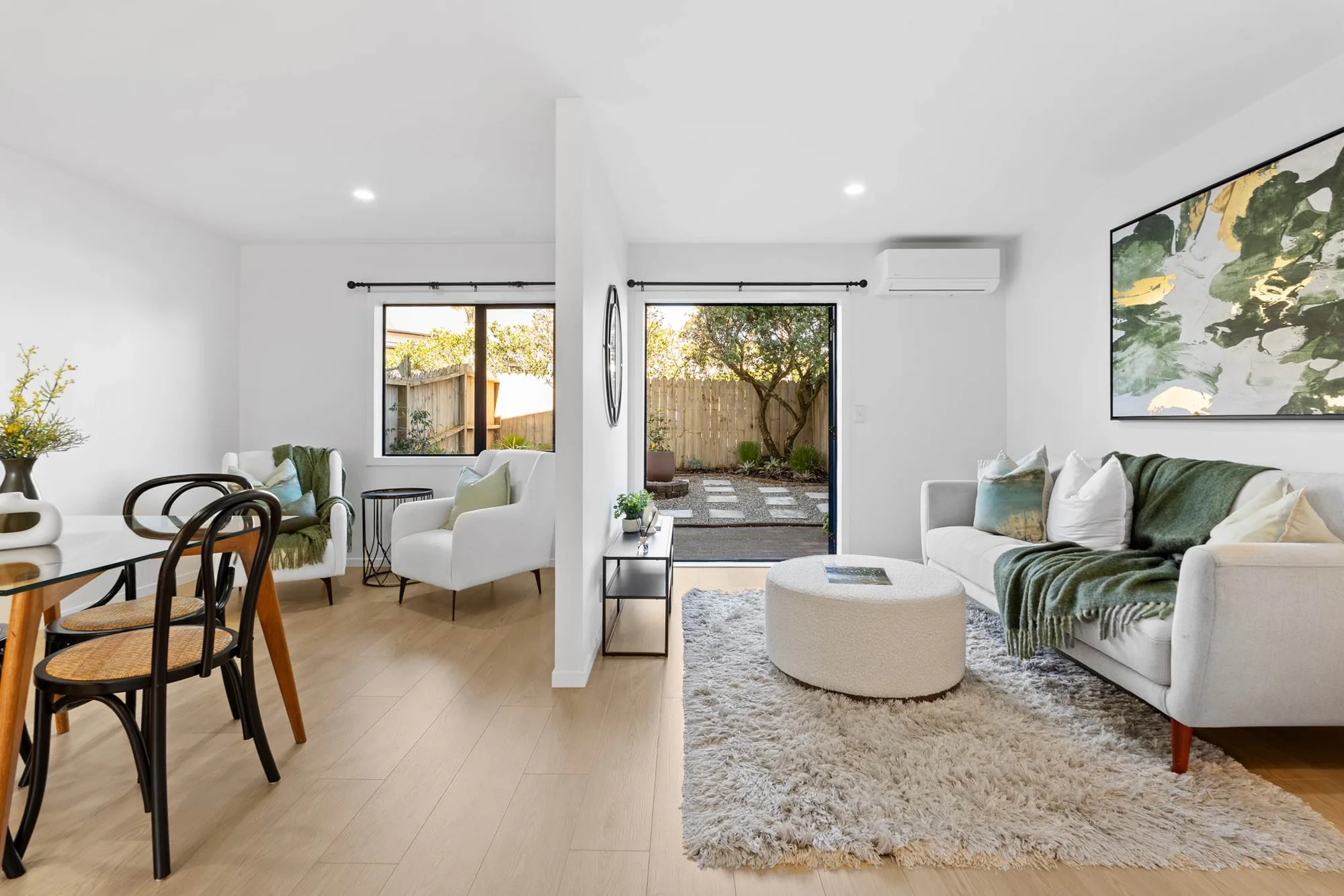 Oteha 2chambre Fully Renovated & Sunny in RANGI Zone