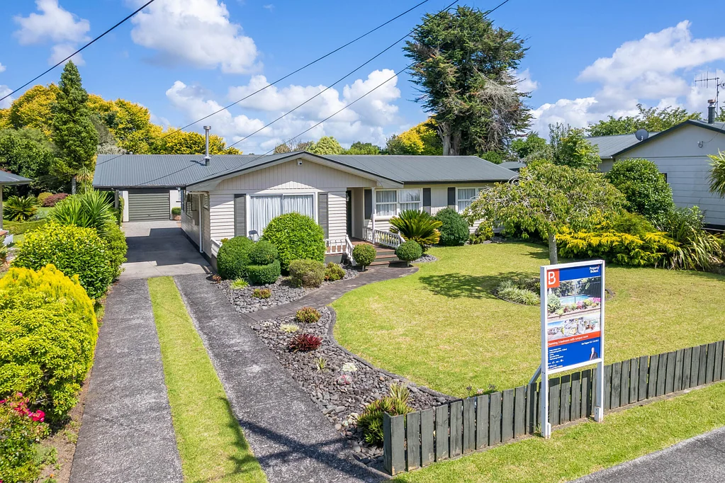 Huntly 3房  Charming 3-bedroom home, rumpus room & pool