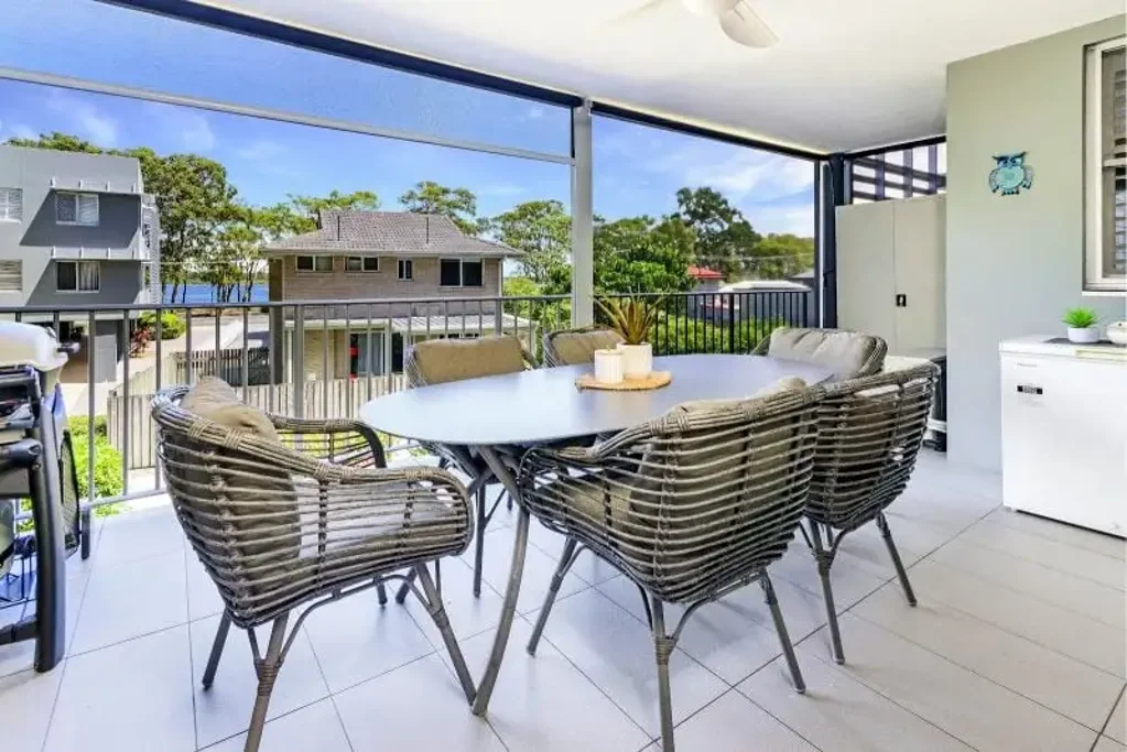 Bongaree 2Moenga MODERN APARTMENT FOR CONVENIENT BEACHSIDE LIVING.