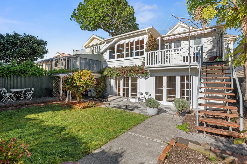 Devonport 3બેડરૂમ Harbourfront Charm with Breathtaking Views