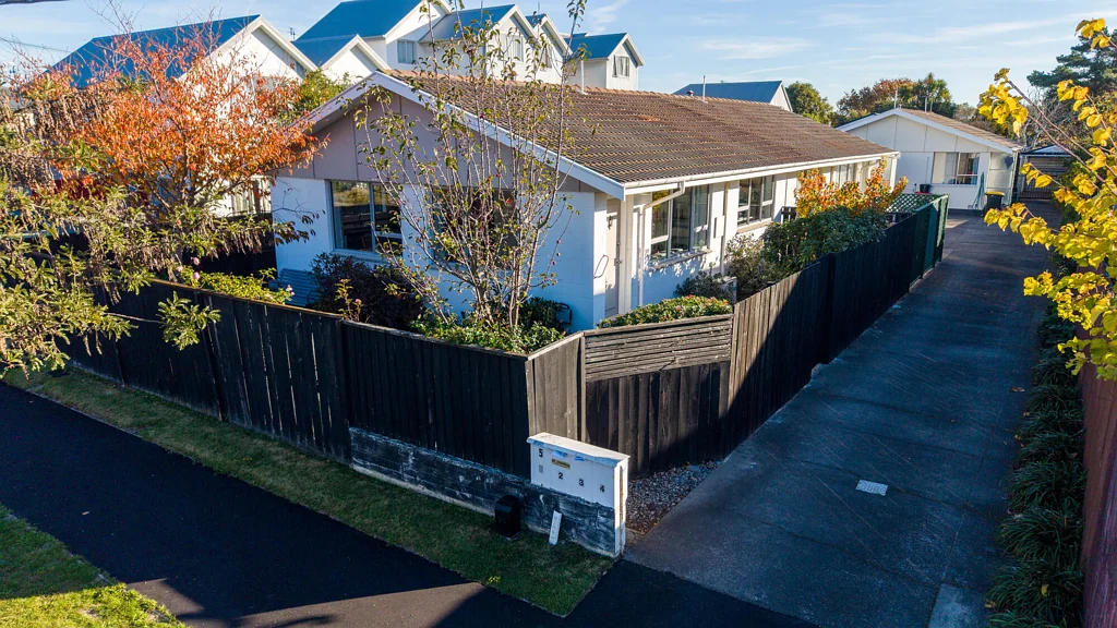 Addington 2房  Easy Living and Intelligent Buying