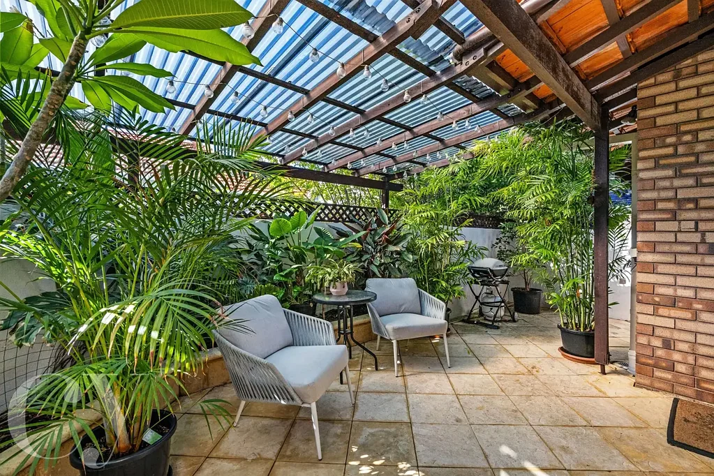 Private, Leafy Living in a Boutique Complex of Four