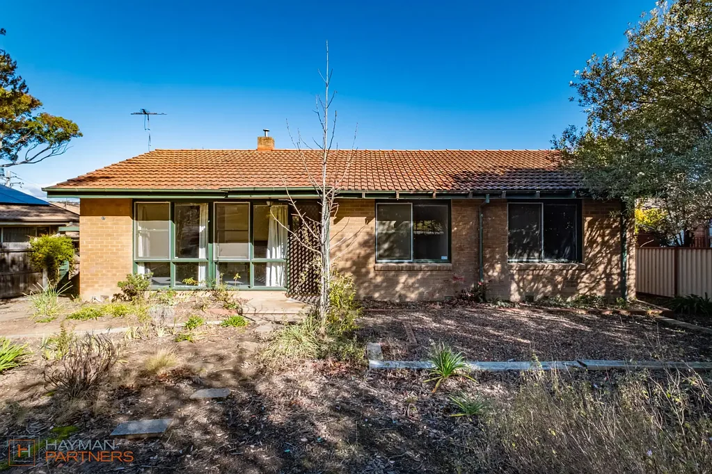 Lyons 3 Bedroom Prime Opportunity in a Tightly Held Loop Street – Renovate or Rebuild