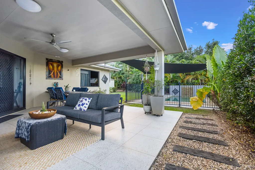 6 Densmore Close, Bentley Park, QLD 4869