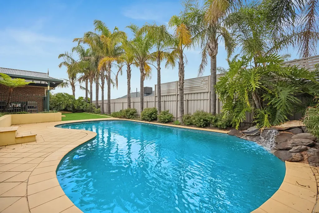 Mclaren Vale 5 Bedroom RESORT STYLE LIVING